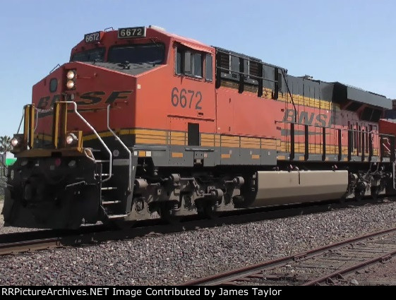 BNSF 6672